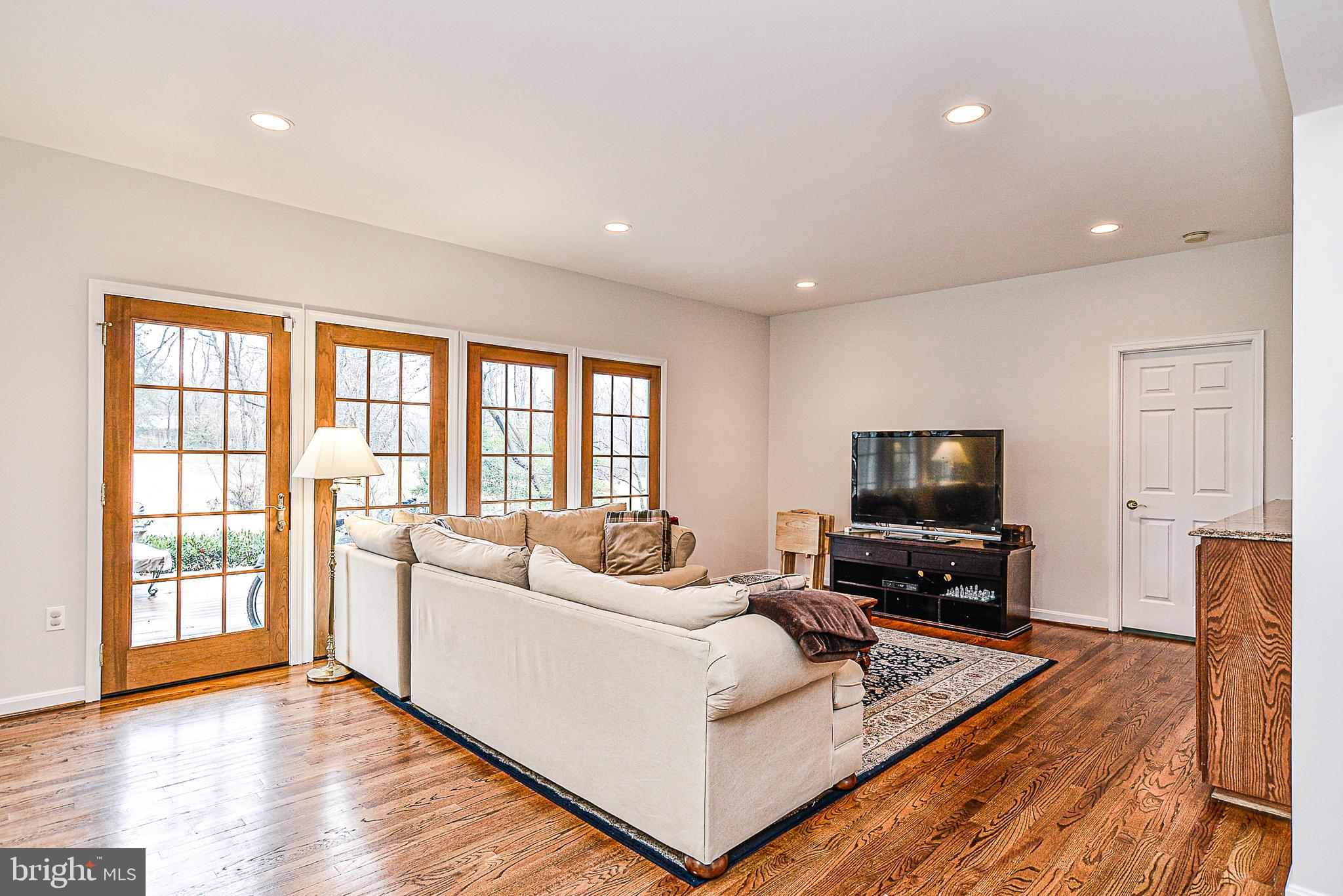 1819 Beulah Road Vienna, VA 22182 - Photo 15 of 43 TV /Family room