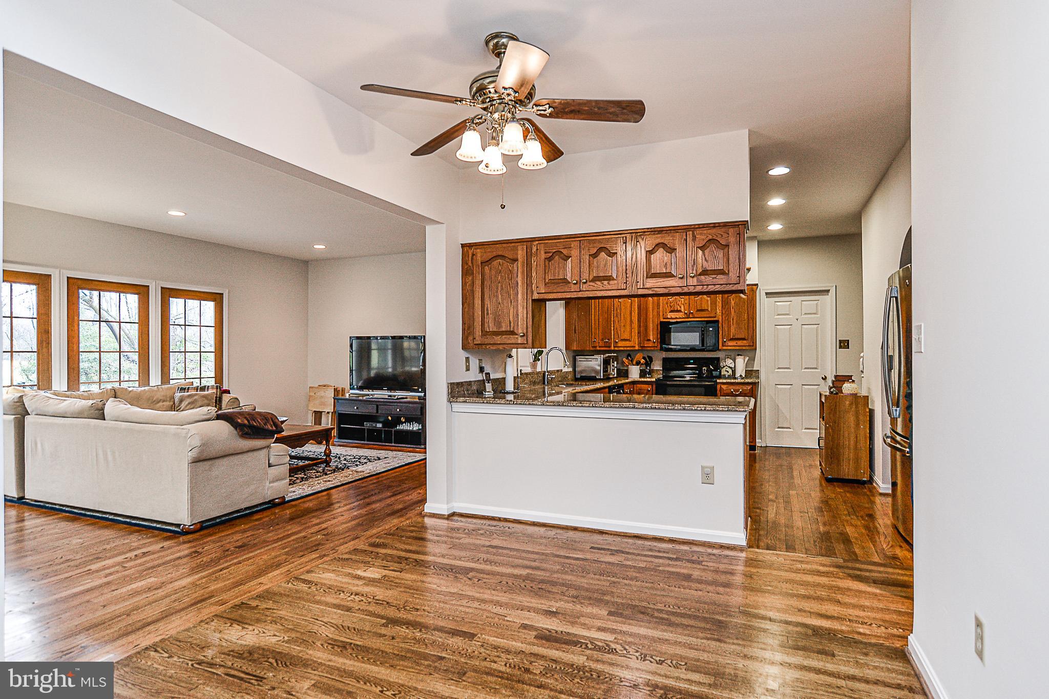 1819 Beulah Road Vienna, VA 22182 - Photo 19 of 43 Eating area