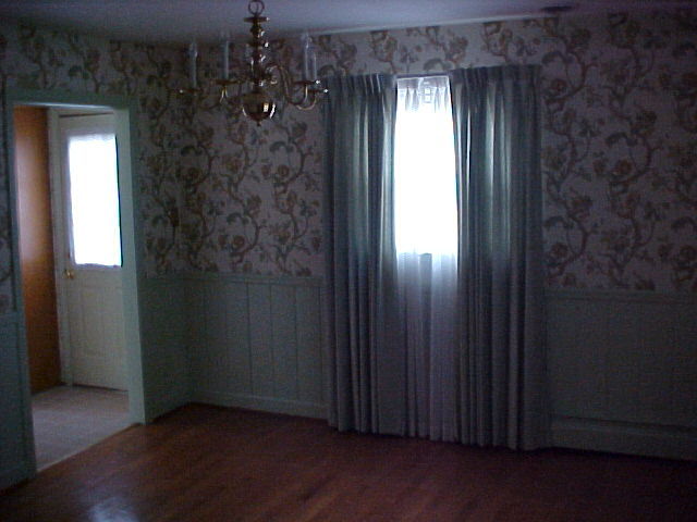 2618 Sharmar Road Roanoke, VA 24018 - Photo 11 of 32 Dining Room