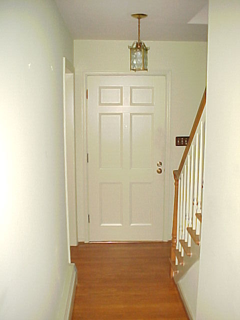2618 Sharmar Road Roanoke, VA 24018 - Photo 12 of 32 Foyer