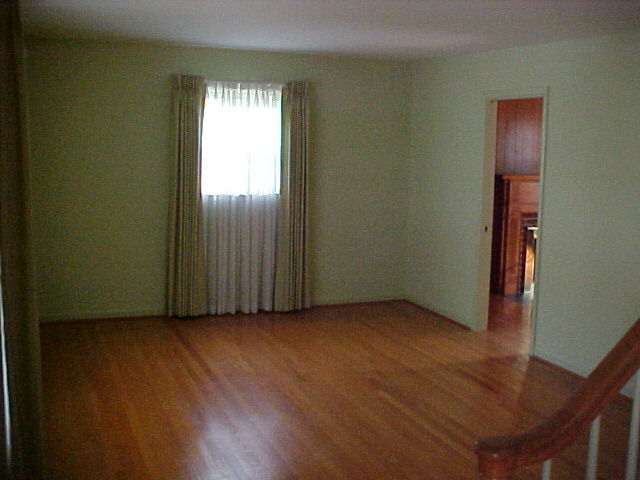 2618 Sharmar Road Roanoke, VA 24018 - Photo 16 of 32 Living Room
