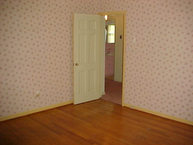 2618 Sharmar Road Roanoke, VA 24018 - Photo 19 of 32 Master Bedroom