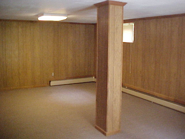 2618 Sharmar Road Roanoke, VA 24018 - Photo 25 of 32 Rec Room
