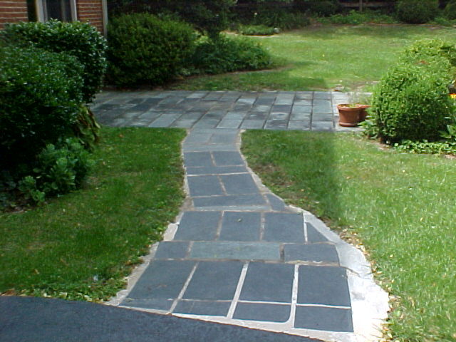 2618 Sharmar Road Roanoke, VA 24018 - Photo 29 of 32 Sidewalk