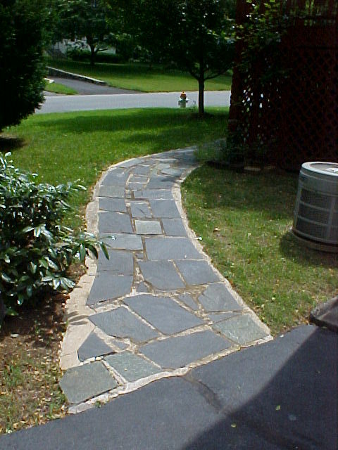 2618 Sharmar Road Roanoke, VA 24018 - Photo 30 of 32 Sidewalk