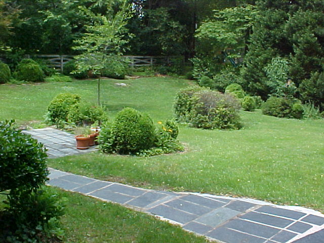 2618 Sharmar Road Roanoke, VA 24018 - Photo 5 of 32 Sidewalk