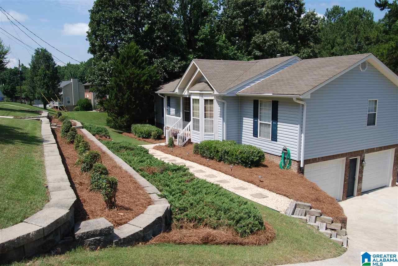1055 Independence Court Alabaster, AL 35007 - Photo 3 of 50