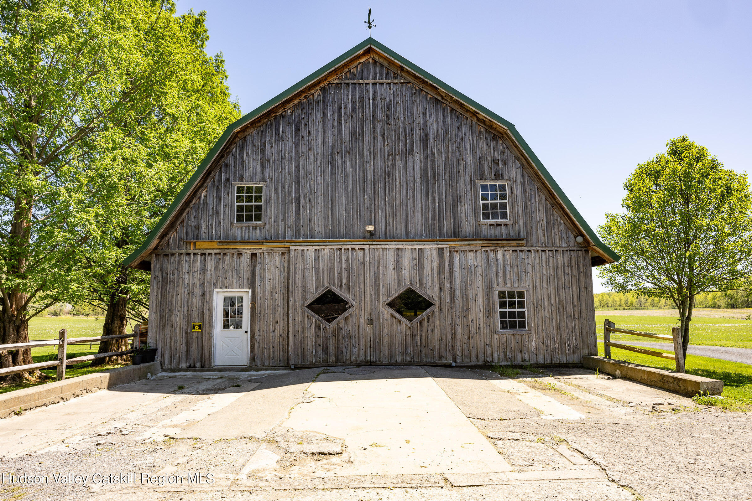 611-621 Highway 32 New Paltz, NY 12561 - Photo 38 of 42 Barn