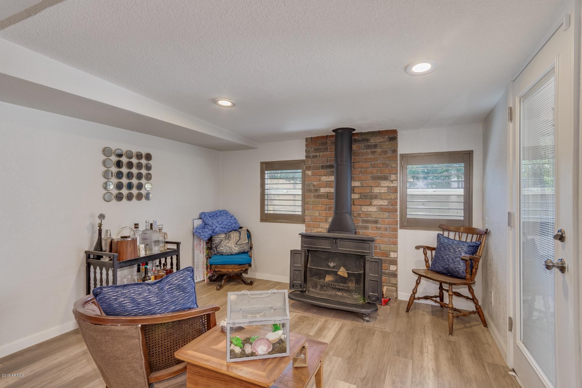 1545 West Roma Avenue Phoenix, AZ 85015 - Photo 11 of 28 Family Room