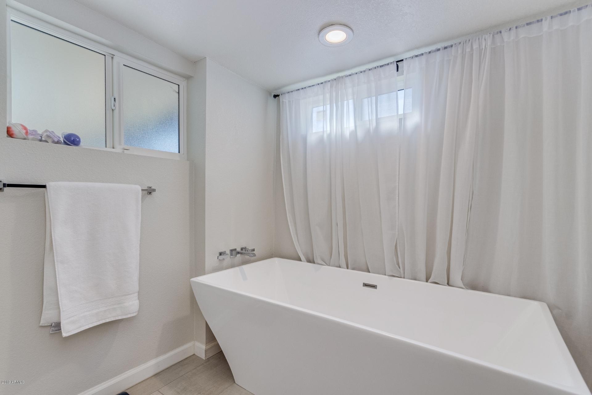 1545 West Roma Avenue Phoenix, AZ 85015 - Photo 18 of 28 Master Suite