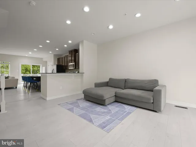 $465,000 | 7266 Dorchester Woods Lane, Hanover, MD 21076