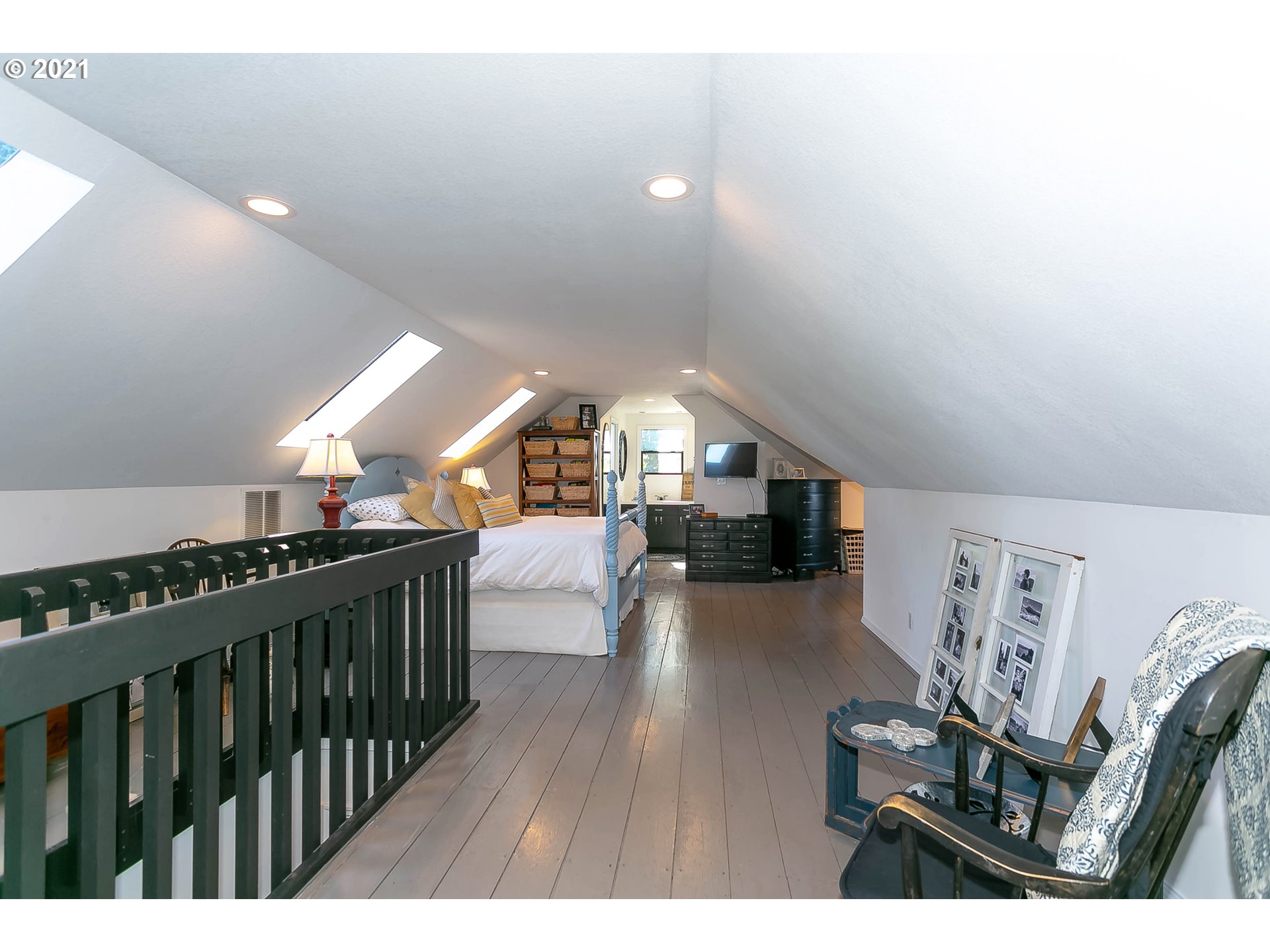4418 Southwest Flower Street Portland, OR 97221 - Photo 11 of 26 Gallery Image 11