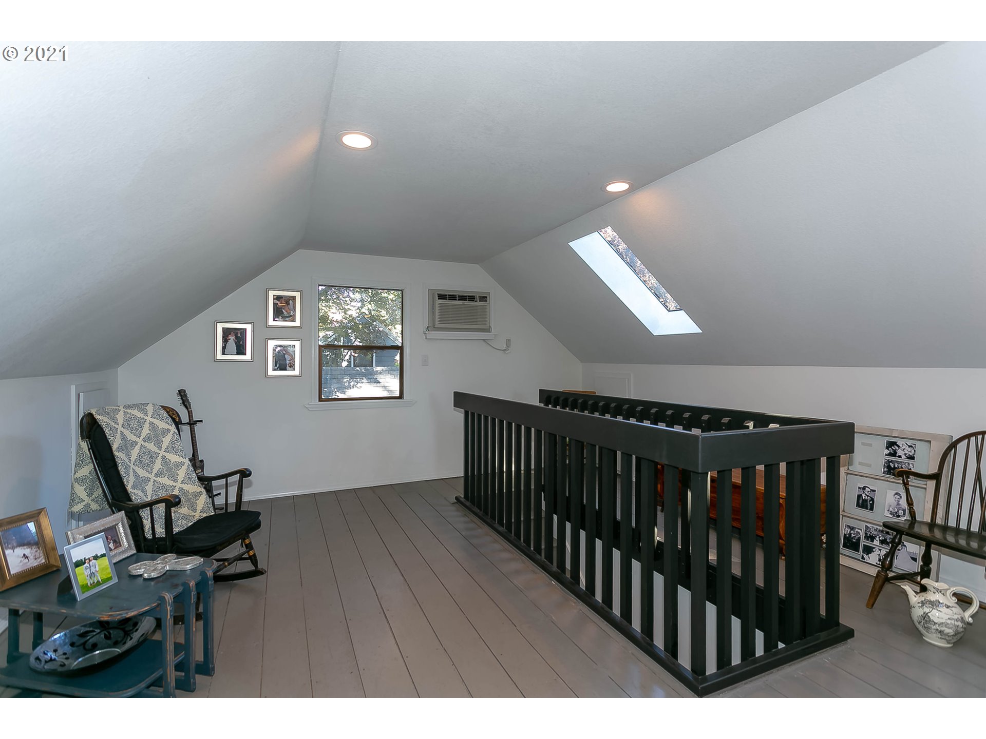 4418 Southwest Flower Street Portland, OR 97221 - Photo 13 of 26 Gallery Image 13