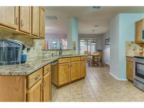 $2,395 | 2821 Briargrove Lane, McKinney, TX 75071