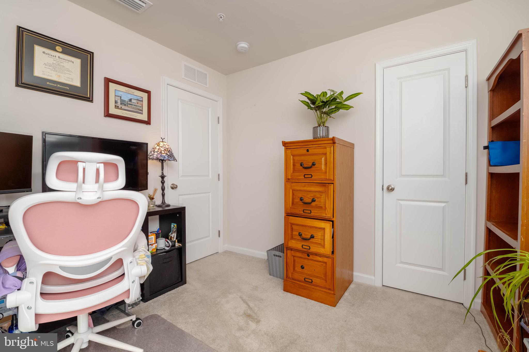 25 Teatree Lane Elkton, MD 21921 - Photo 30 of 38 a dining room with furniture and a potted plant