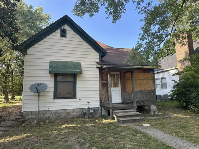 $49,900 | 1121 West Broadway Street, Webb City, MO 64870