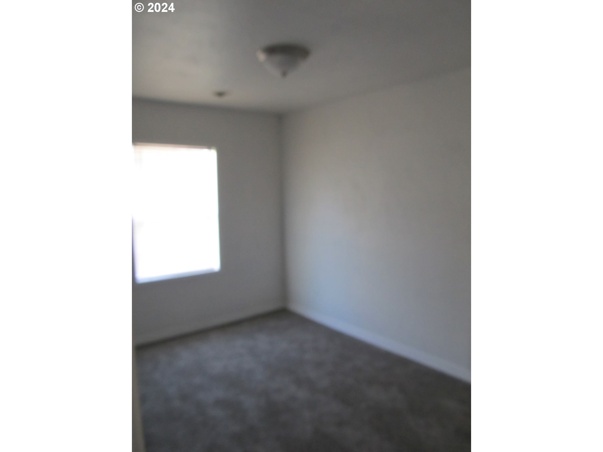 1890 East Hooker Road Hermiston, OR 97838 - Photo 20 of 32 a view of an empty room