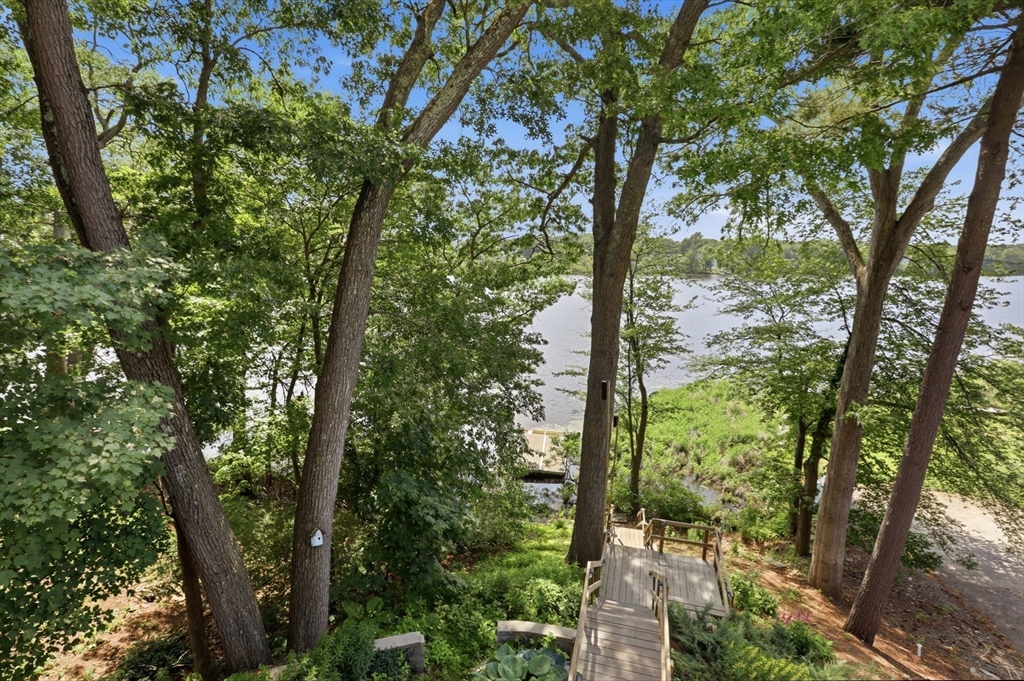 23 Shore Road North Reading, MA 01864 - Photo 8 of 36