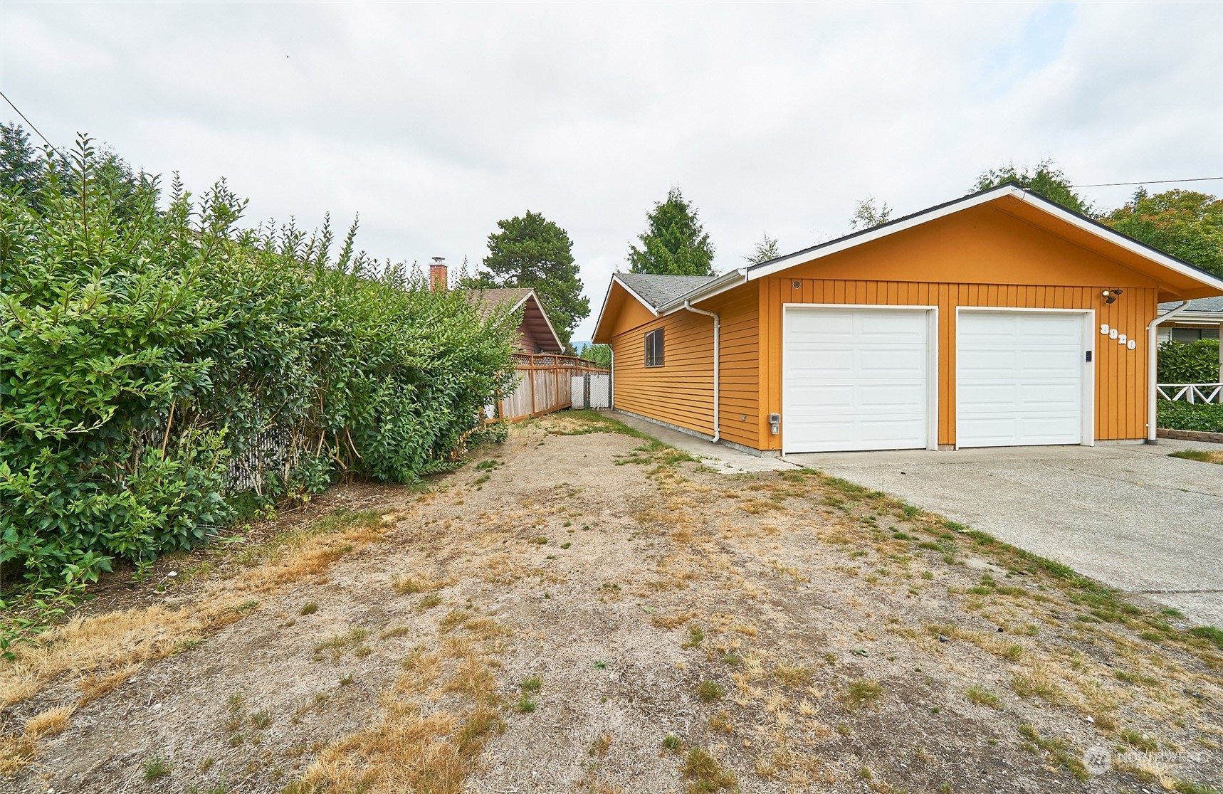 3920 Northeast 11th Place Renton, WA 98056 - Photo 4 of 30