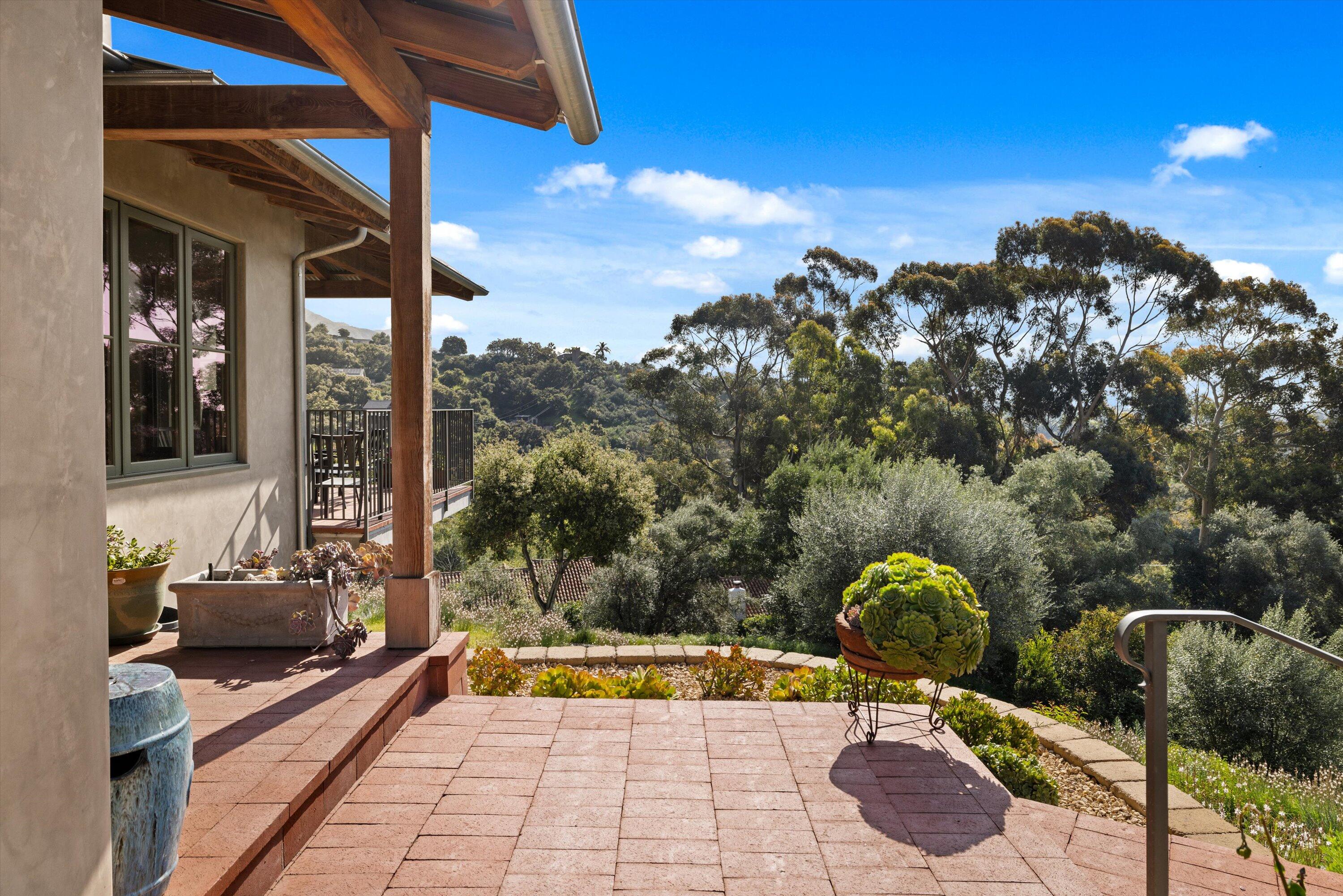 2600 Holly Road Santa Barbara, CA 93105 - Photo 5 of 70 Front Entry Landing Looking East