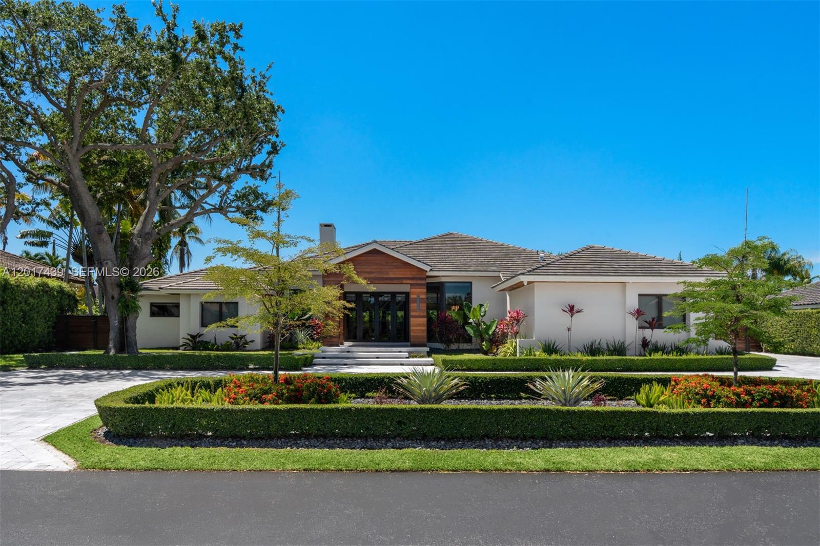 10040 Southwest 124th Street Miami, FL 33176 - Photo 6 of 40