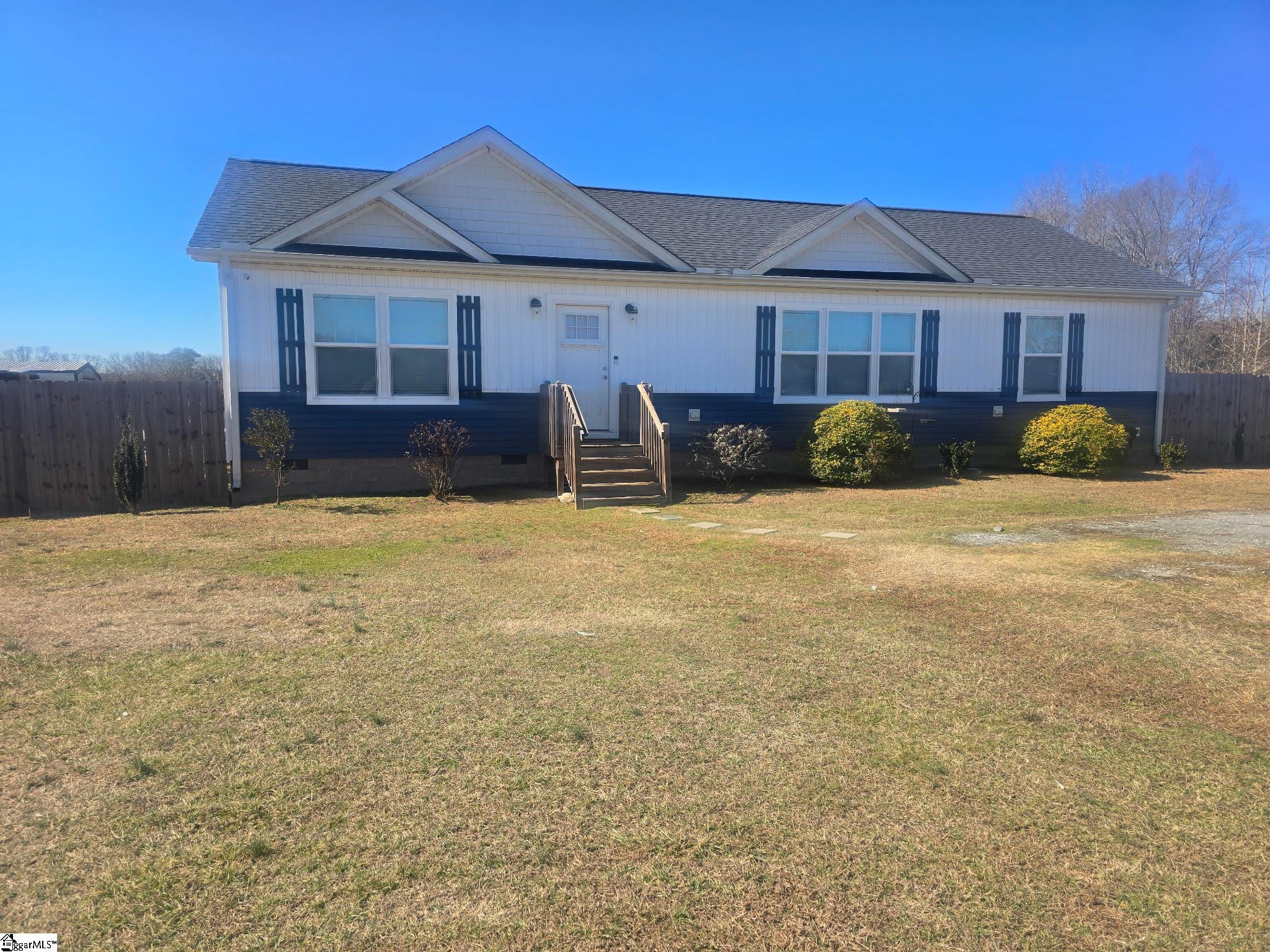 9070 Greenpond Road Gray Court, SC 29645 - Photo 1 of 21