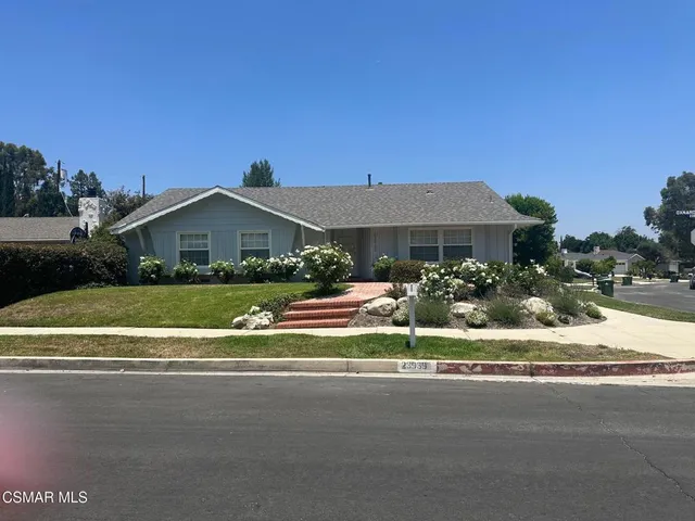 $4,995 | 23939 West Oxnard Street, Woodland Hills, CA 91367
