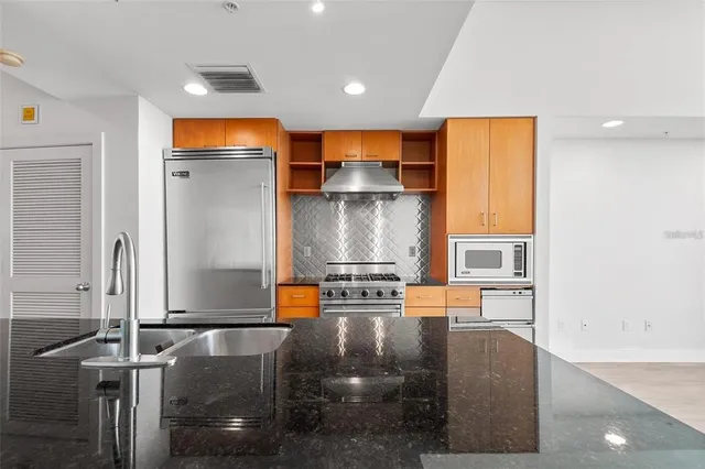 $1,835 | 1208 East Kennedy Boulevard, Unit 824, Tampa, FL 33602