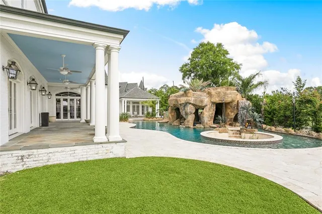 $3,100,000 | 54 Beresford Drive, Metairie, LA 70001