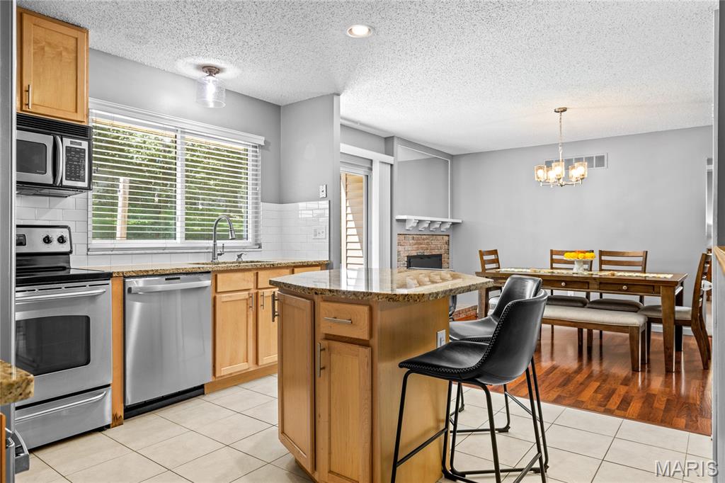 1115 Shadowoak Drive Ballwin, MO 63021 - Photo 6 of 39