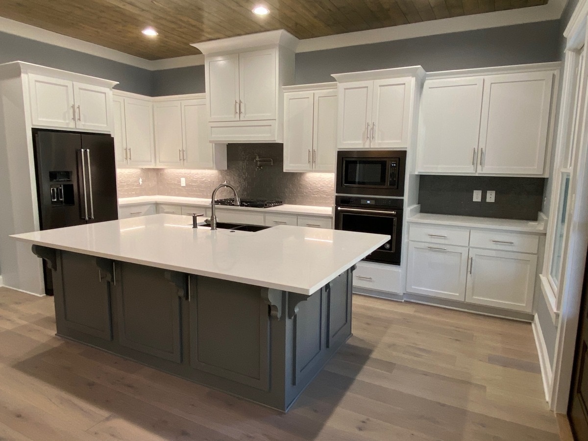 11036 Redfern Road Daphne, AL 36526 - Photo 10 of 25 Large Center Island