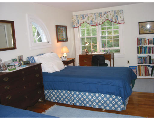 21 Oak Road Concord, MA 01742 - Photo 11 of 12 Gallery Image 11