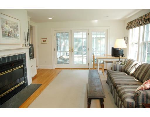 21 Oak Road Concord, MA 01742 - Photo 3 of 12 Gallery Image 3