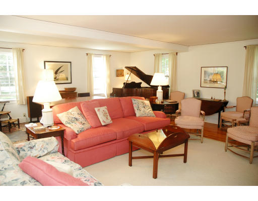 21 Oak Road Concord, MA 01742 - Photo 4 of 12 Gallery Image 4