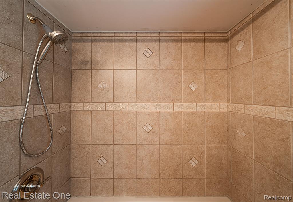 563 Millstone Drive Rochester Hills, MI 48309 - Photo 23 of 37