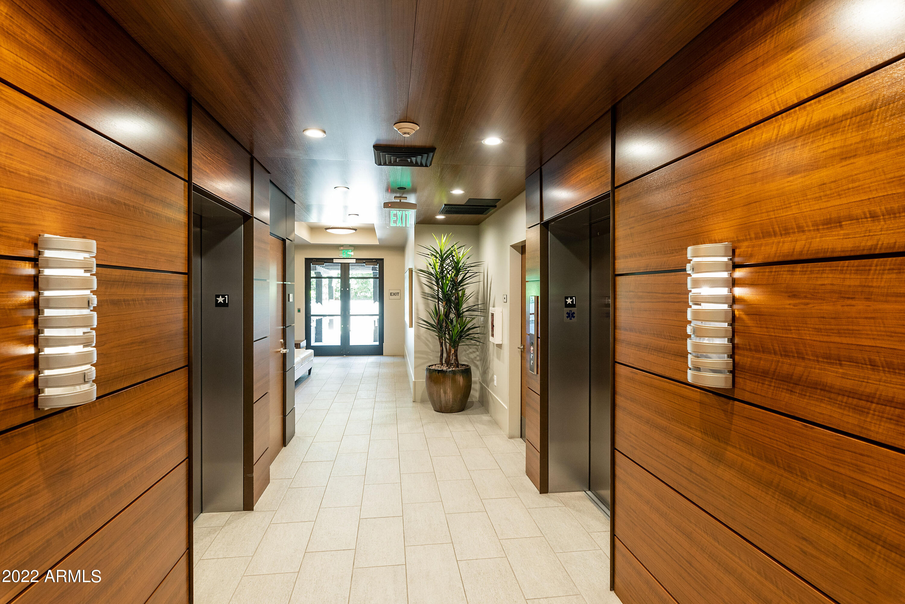 6166 North Scottsdale Road, Unit A1005 Paradise Valley, AZ 85253 - Photo 11 of 41 Entrance