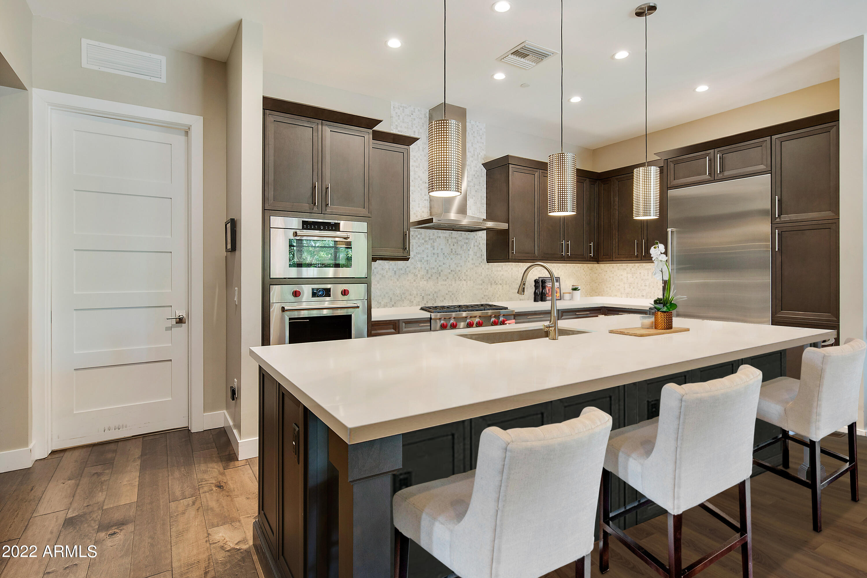 6166 North Scottsdale Road, Unit A1005 Paradise Valley, AZ 85253 - Photo 19 of 41 Kitchen Island