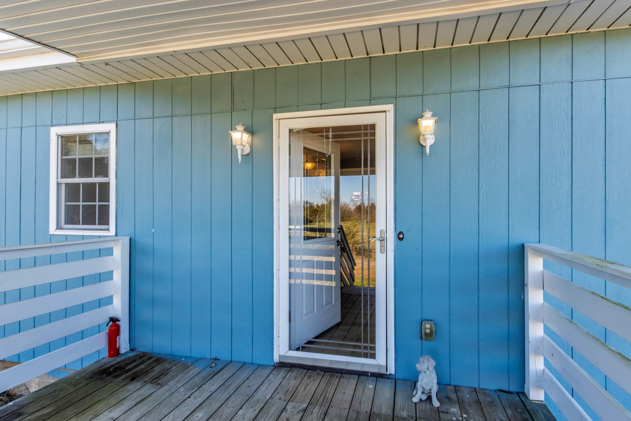 2190 Unionville Deason Road Bell Buckle, TN 37020 - Photo 4 of 34 a view of a hallway with wooden floor and staircase