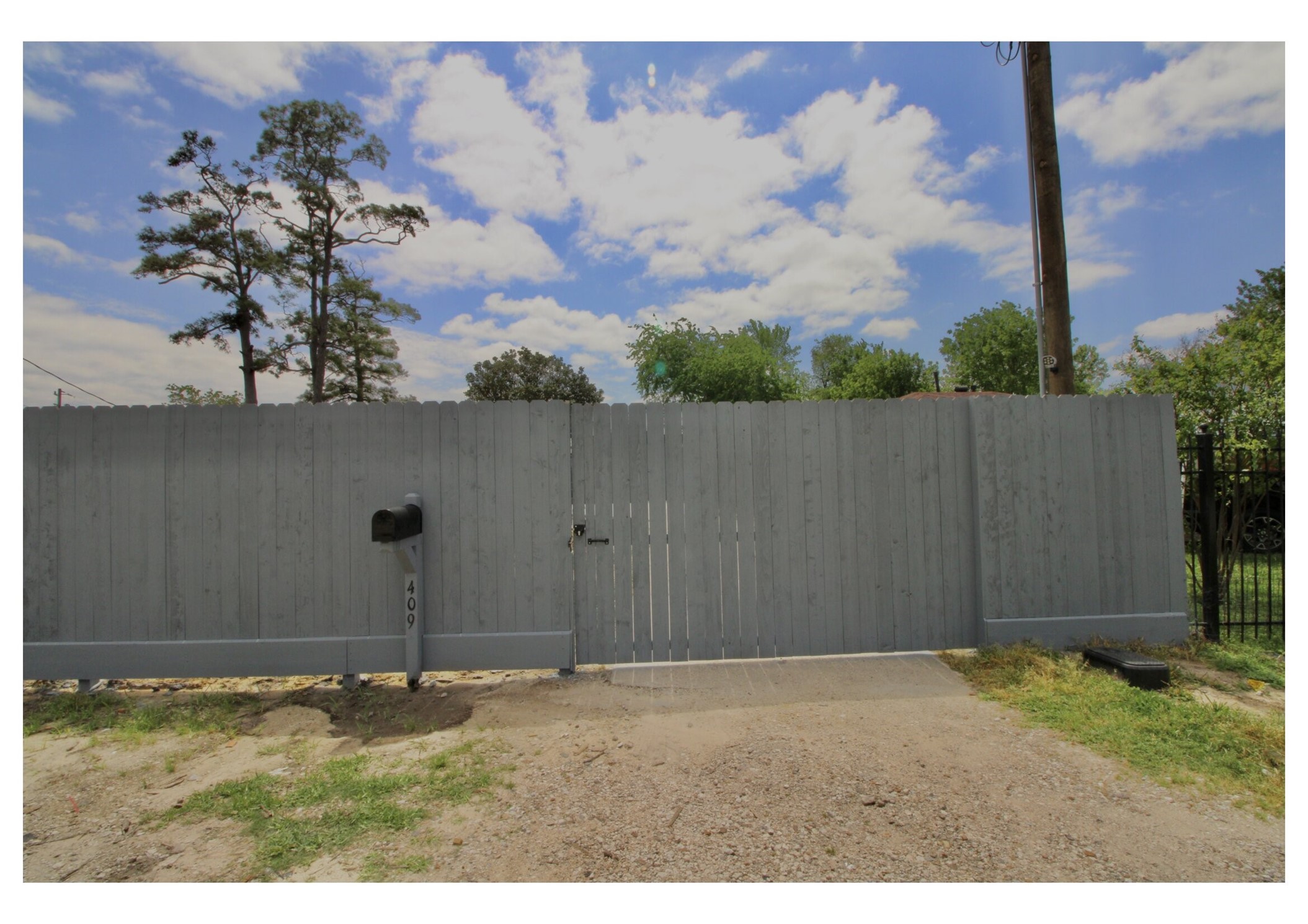 409 Robert Lee Road Houston, TX 77009 - Photo 28 of 32 Schedule a showing soon!