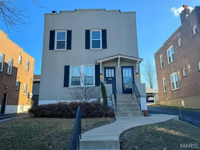 $354,900 | 1432 Woodland Drive, St. Louis, MO 63117