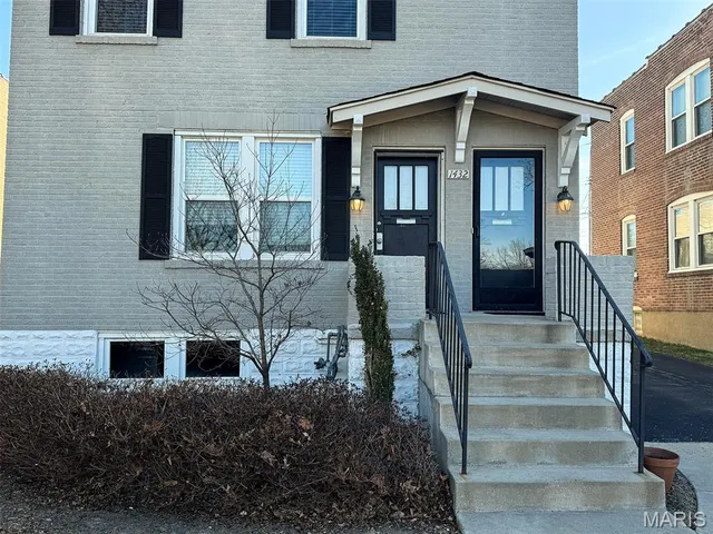 $354,900 | 1432 Woodland Drive, St. Louis, MO 63117
