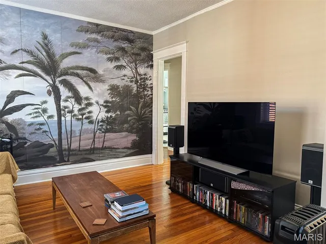 $354,900 | 1432 Woodland Drive, St. Louis, MO 63117