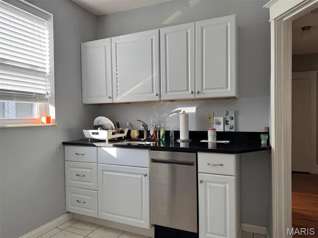 $354,900 | 1432 Woodland Drive, St. Louis, MO 63117