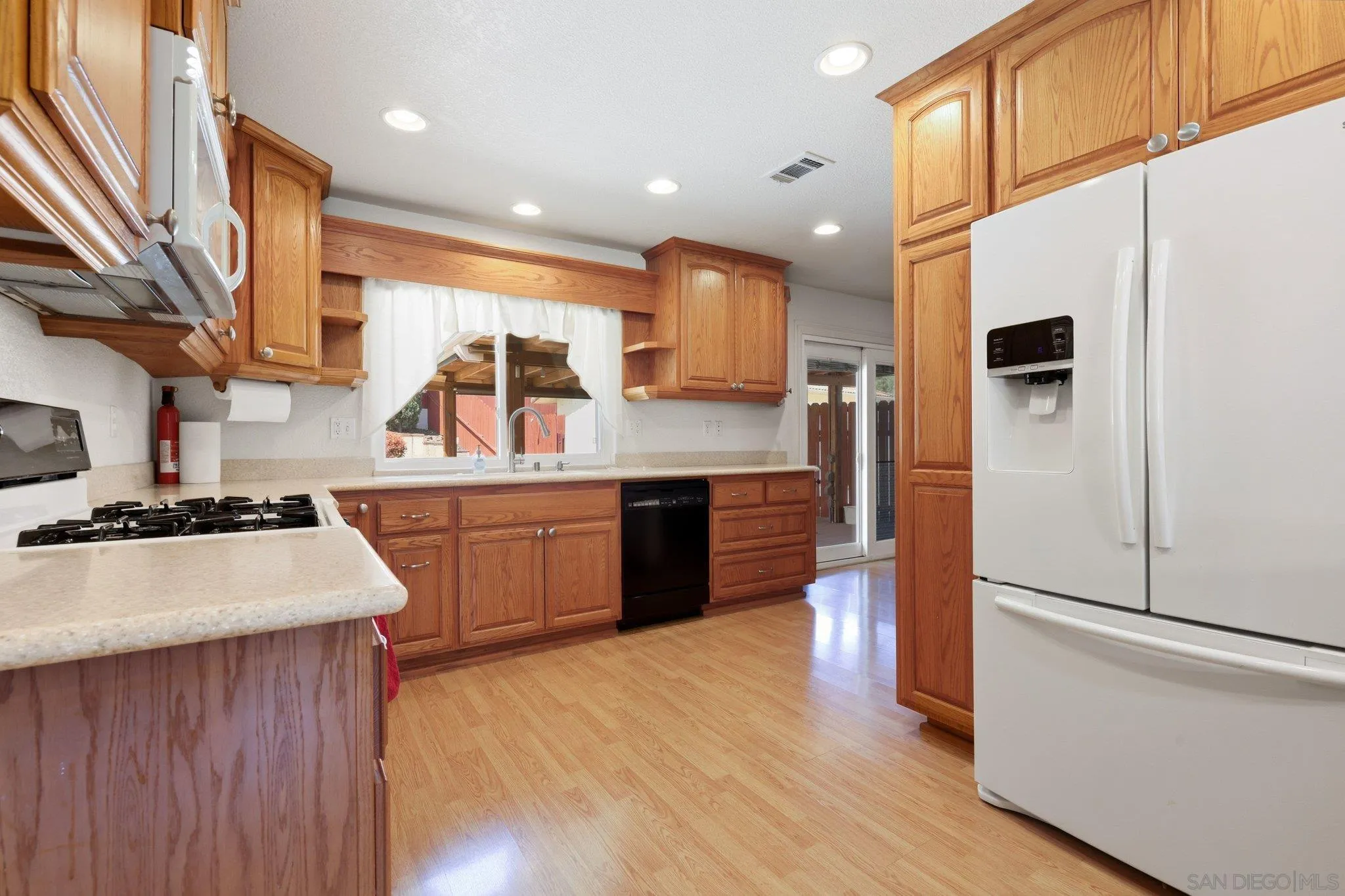 12175 Gay Rio Drive Lakeside, CA 92040 - Photo 13 of 29