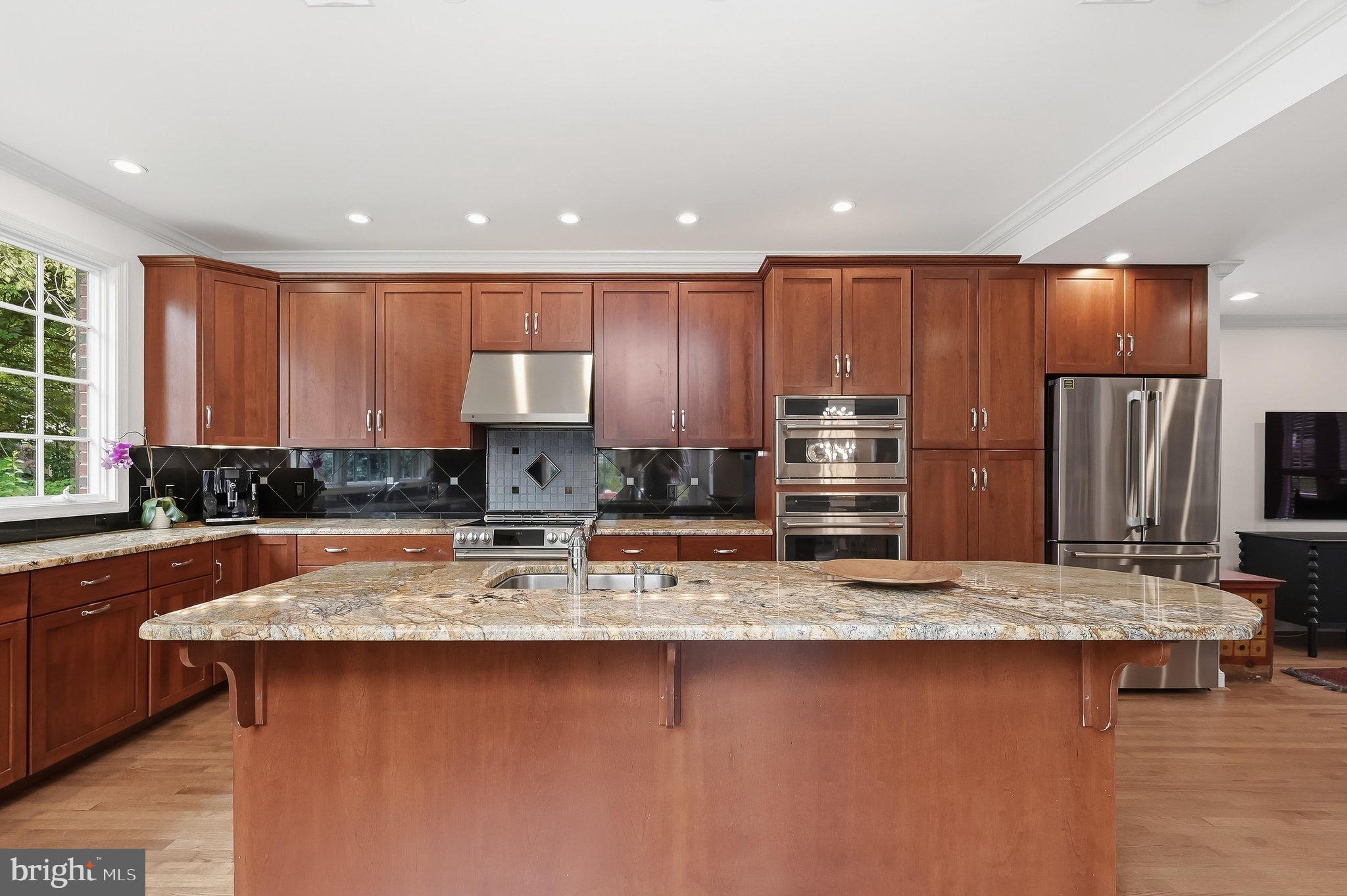 6100 Gloster Road Bethesda, MD 20816 - Photo 15 of 67 Stainless steel appliances installed 2023!
