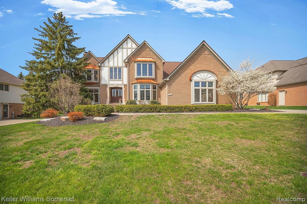 3180 Summit Ridge Drive Rochester Hills, MI 48306 - Photo 1 of 35