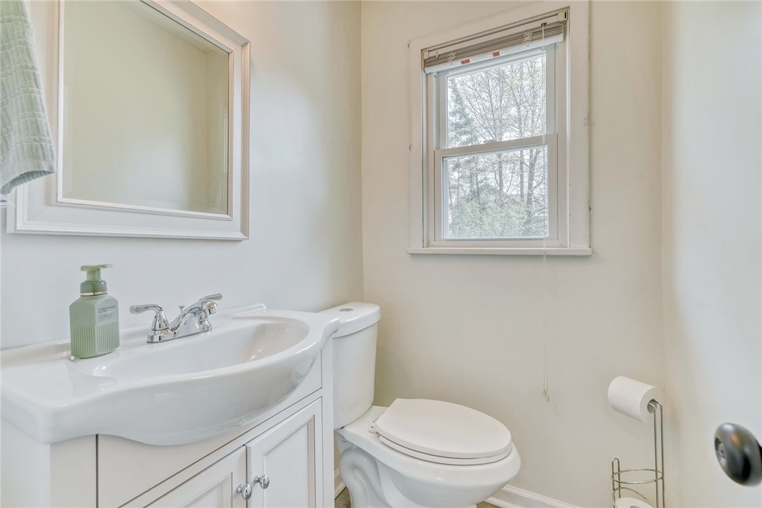 1293 Lake Road Webster, NY 14580 - Photo 13 of 40