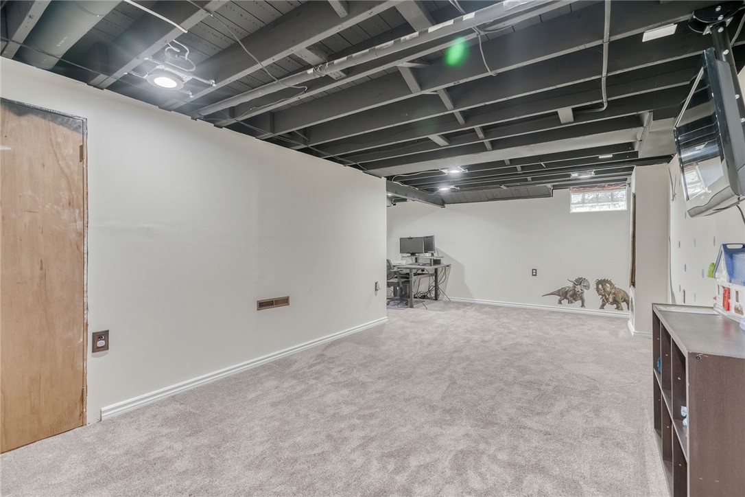 1293 Lake Road Webster, NY 14580 - Photo 27 of 40