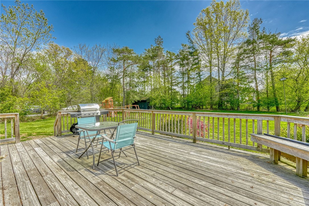 1293 Lake Road Webster, NY 14580 - Photo 32 of 40