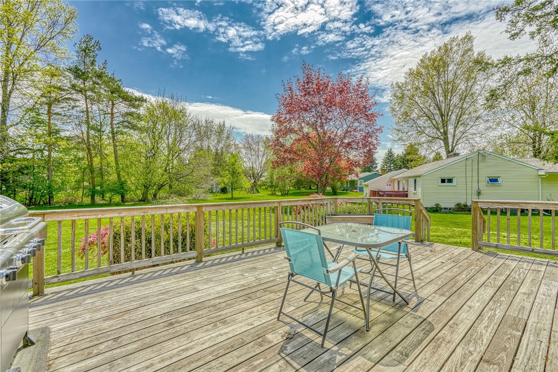 1293 Lake Road Webster, NY 14580 - Photo 34 of 40